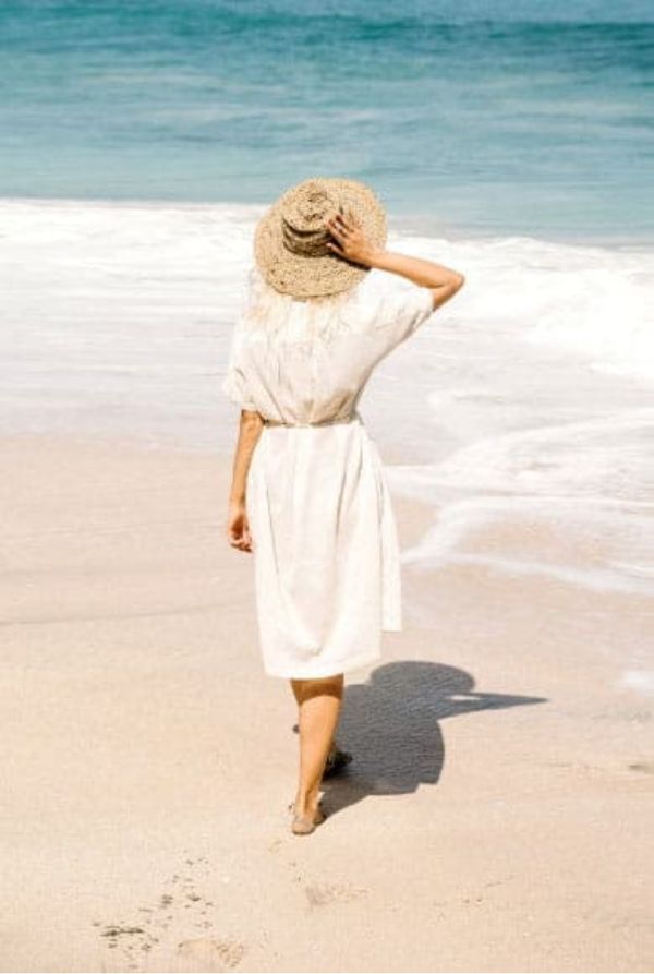 woman-seaside